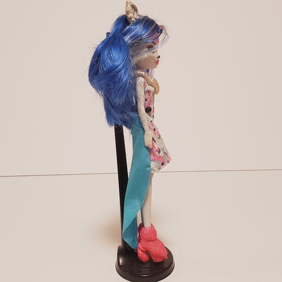 Ever After High Epic Winter Pixie Fox Doll - Picture 5 of 9